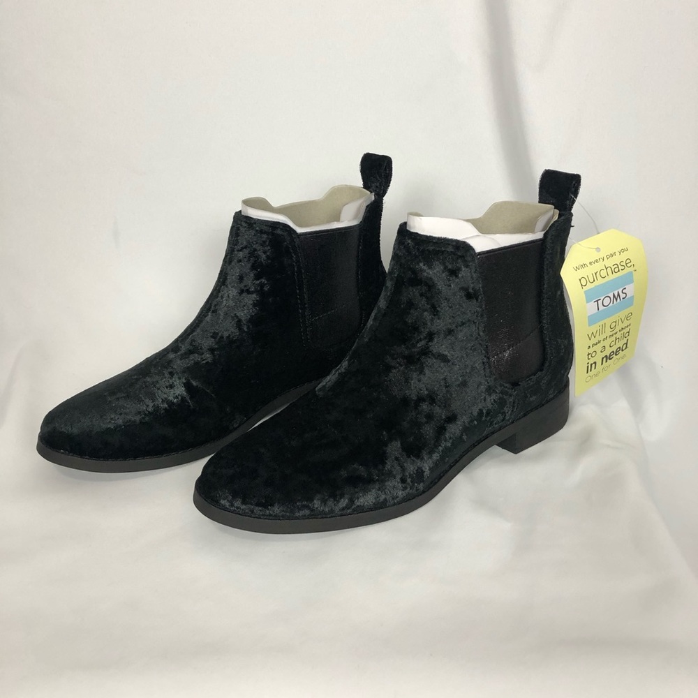 New TOMS black velvet shoes